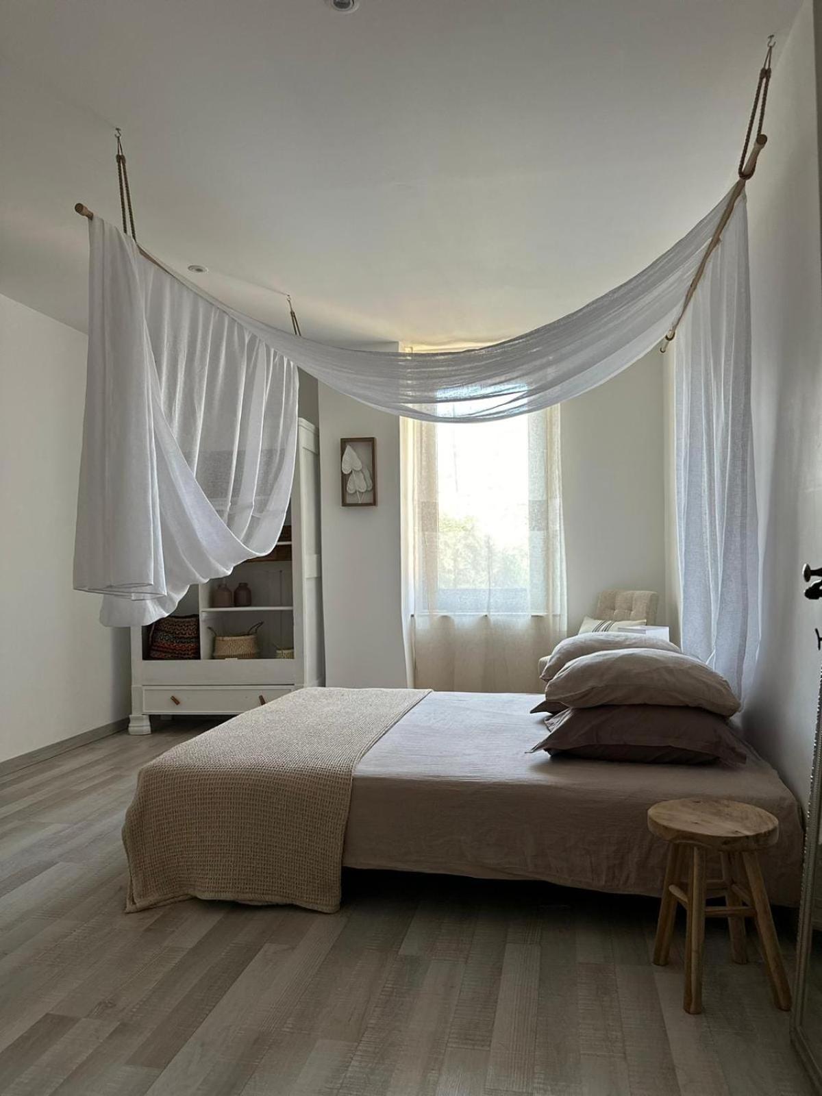 Luc-sur-Orbieu La Pause Bonheur - La Vagabonde B&B 외부 사진